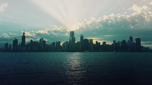 Silhouette einer Stadt mit Wolkenkratzern