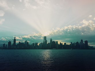 Silhouette einer Stadt mit Wolkenkratzern