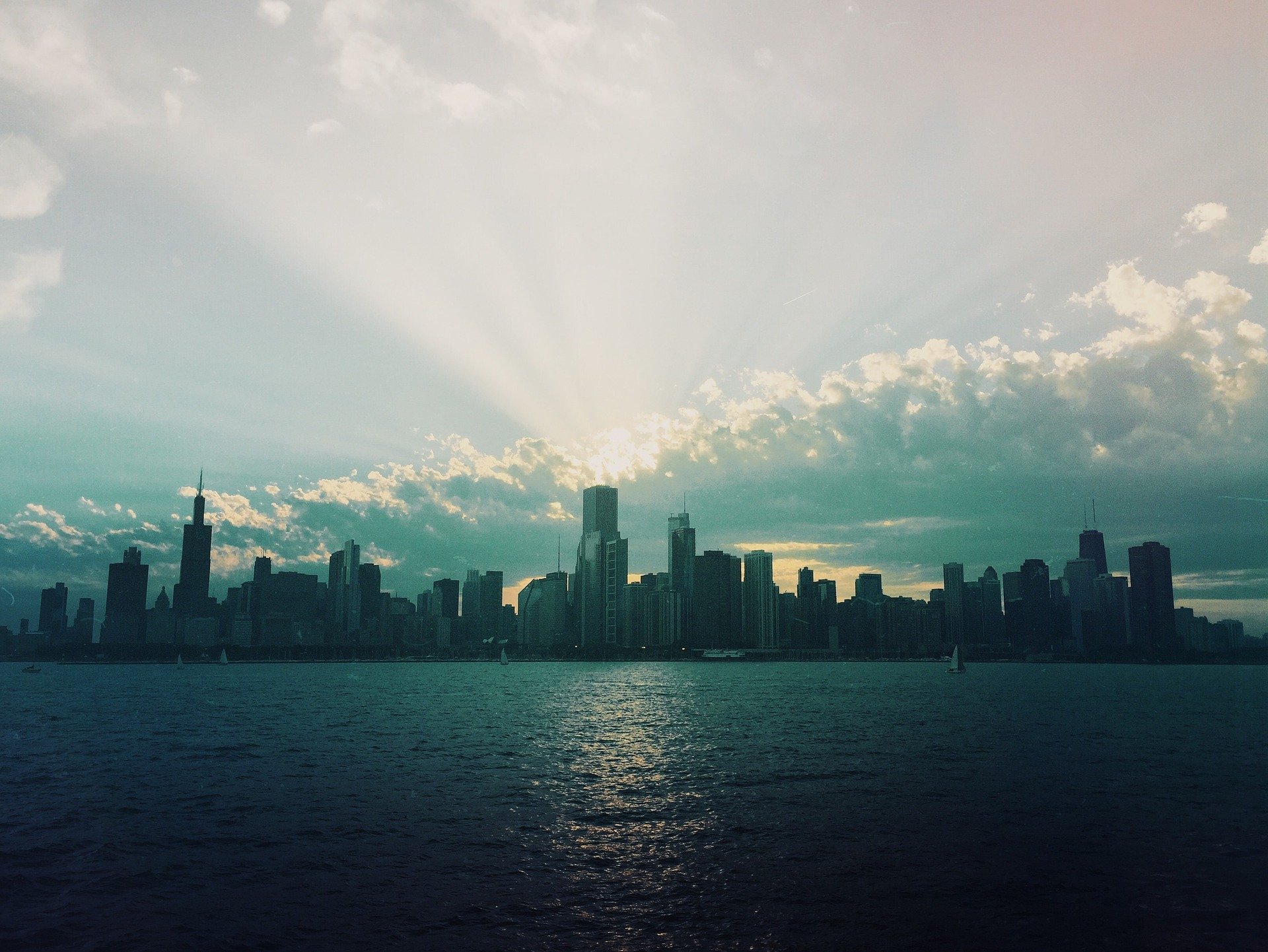 Silhouette einer Stadt mit Wolkenkratzern